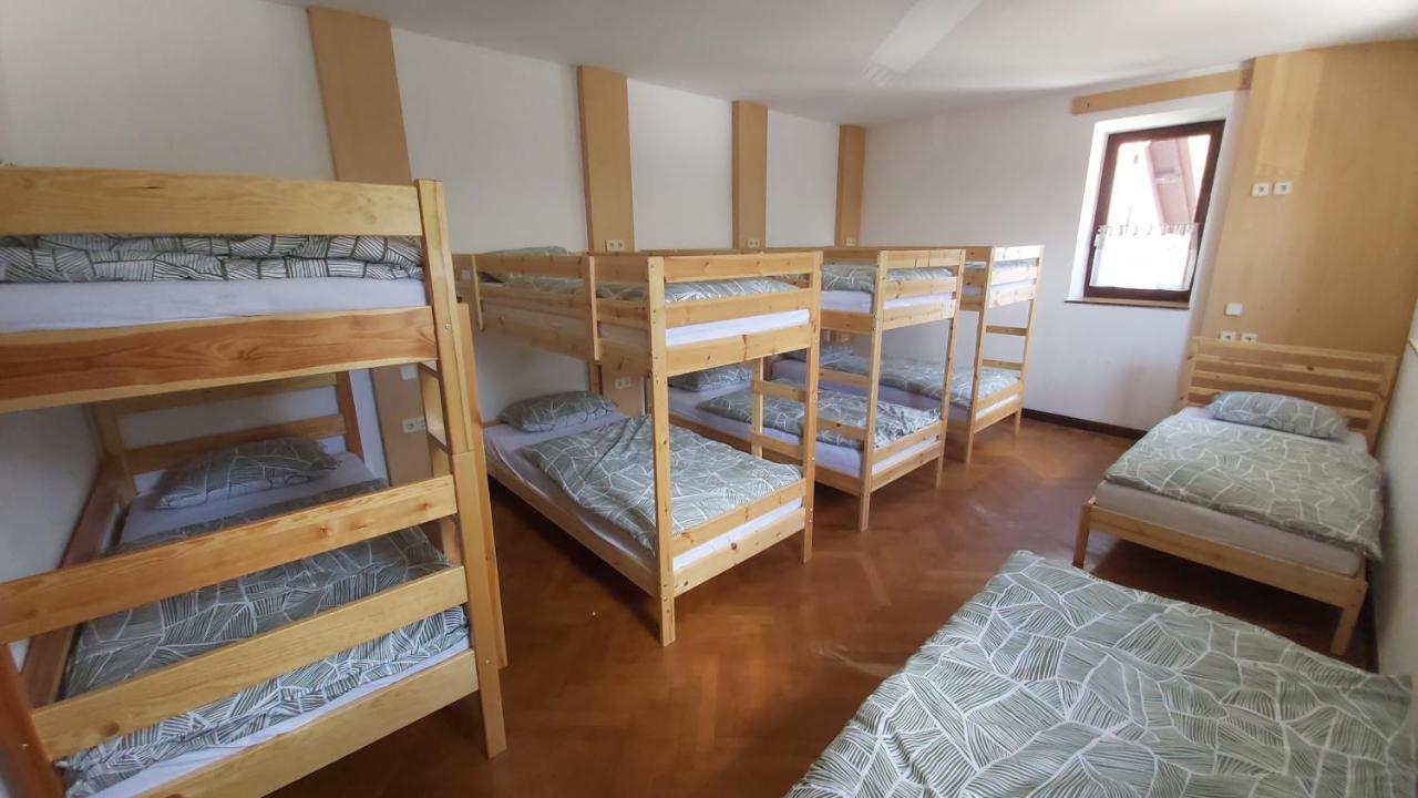Hostel In Picerija Spajza Mojstrana Esterno foto